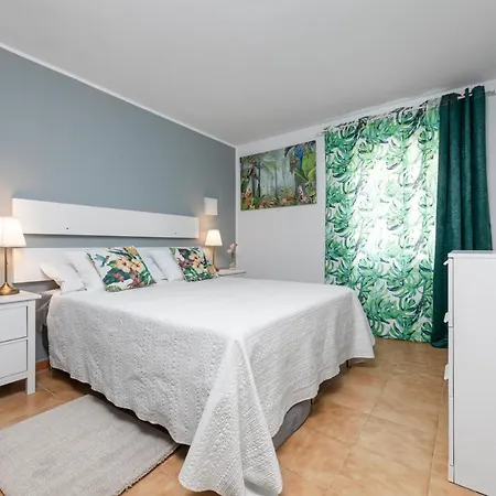 The Colors House, 646 Y 524 - Private